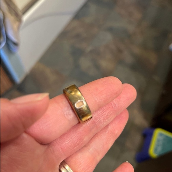 Size 7 oura ring - Picture 3 of 9